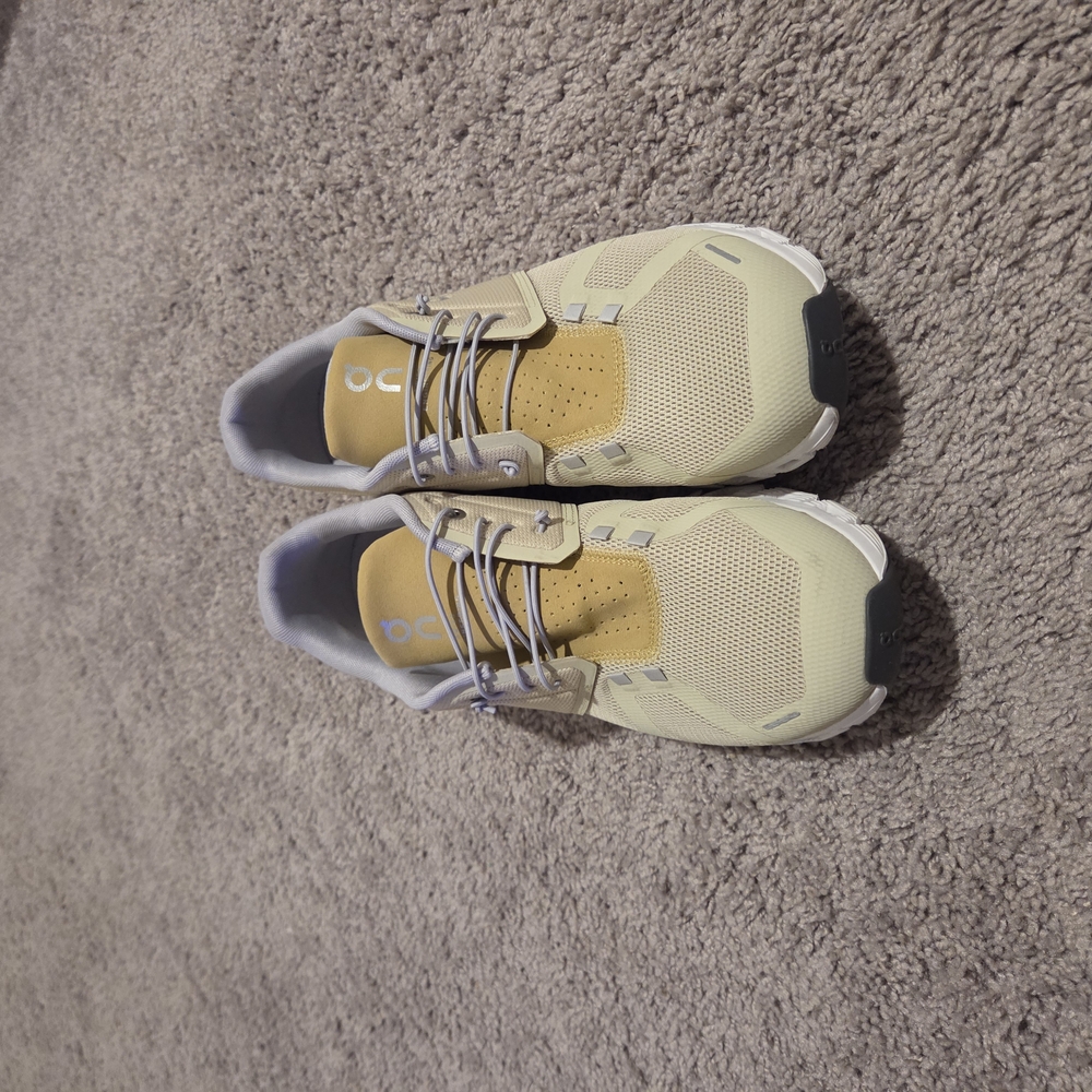 On Cloud Running Shoes – Tan/Beige – Size 12 – Worn Once
